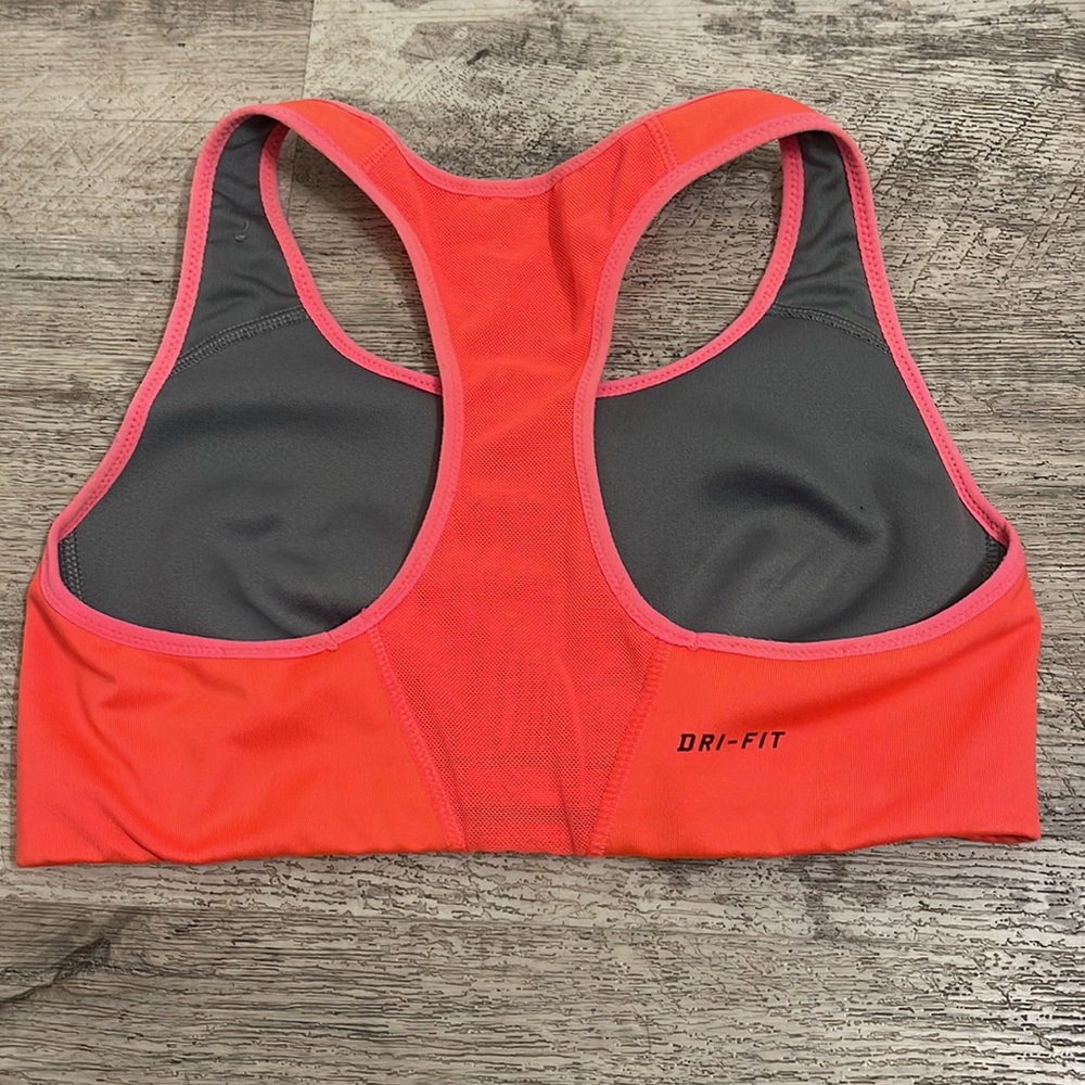Nike sports bra size XS - Picture 3 of 6